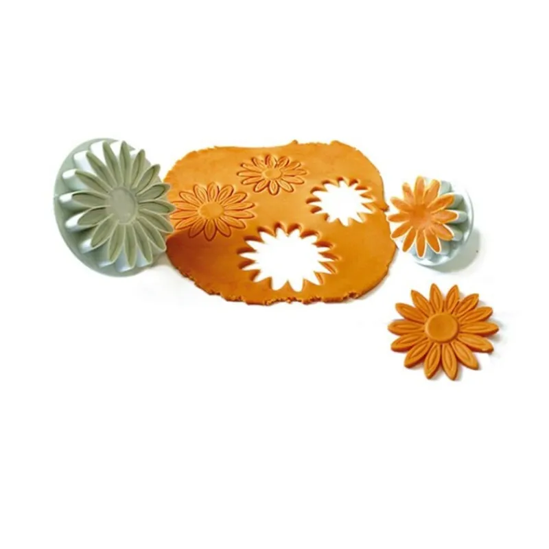 Sale Cerf Dellier Découpoirs poussoirs Marguerites Patisdécor assortis (x 3)