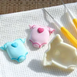 Hot Cerf Dellier Découpoirs relief layette bébé (x2)