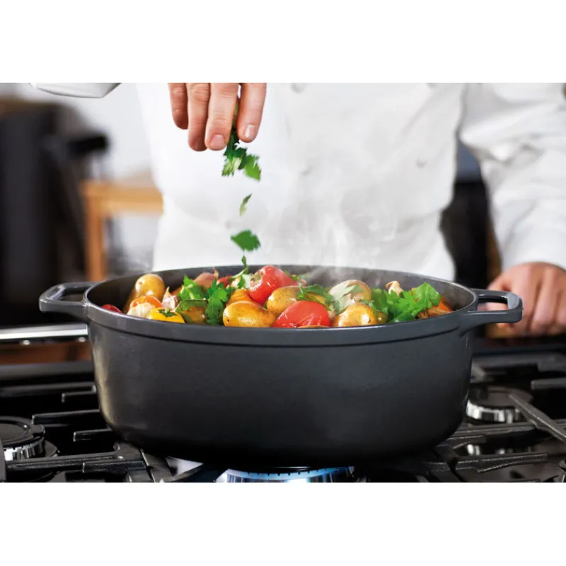 Sale Cerf Dellier Le Chasseur cocotte ovale avec couvercle noire 17 cm