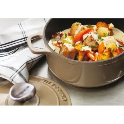 Hot Cerf Dellier Le Chasseur cocotte ronde avec couvercle ""marron glacé"" 24 cm