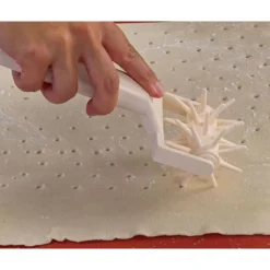 Cerf Dellier Rouleau pique pâte plastique 12 cm